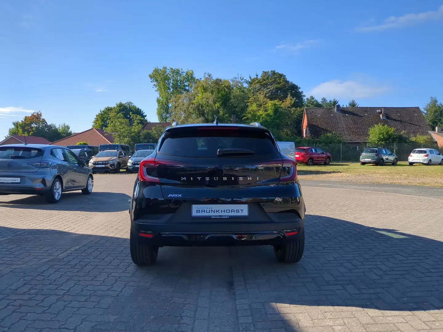 Mitsubishi ASX Plus 1.0 MT Schwarz - 2