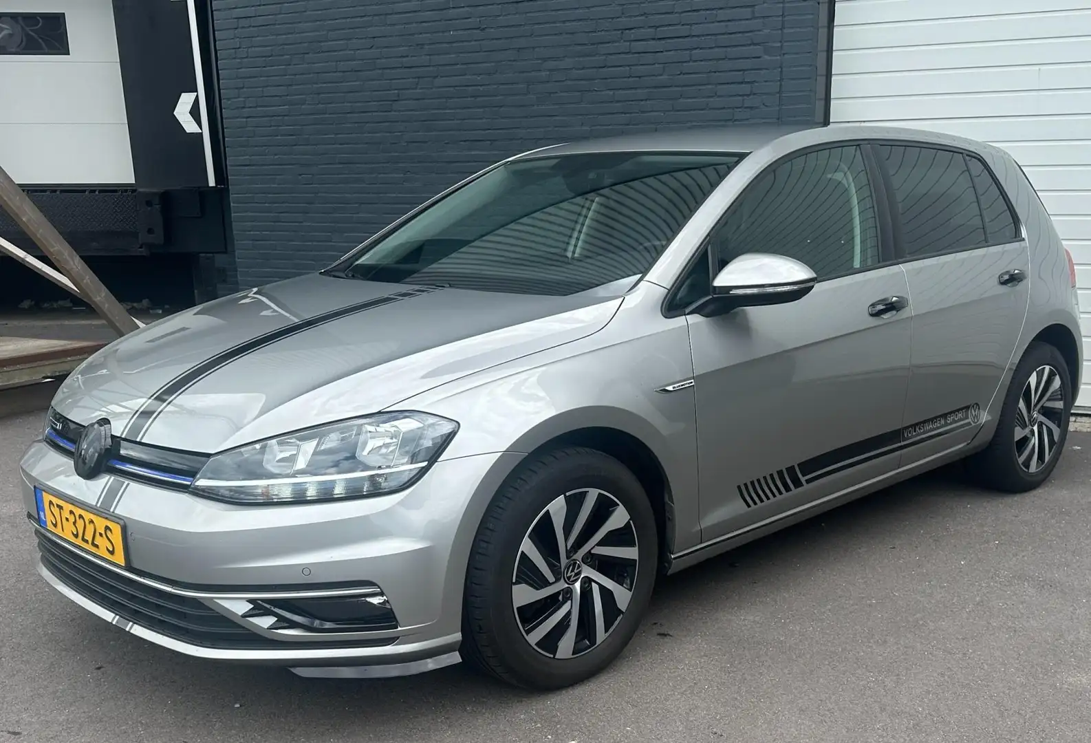 Volkswagen Golf 1.4 TGI CNG Comfortline 2DEIG/ADAPTIEFCRUISE/CLIMA Grijs - 2