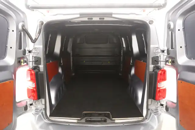 Opel Vivaro view 3