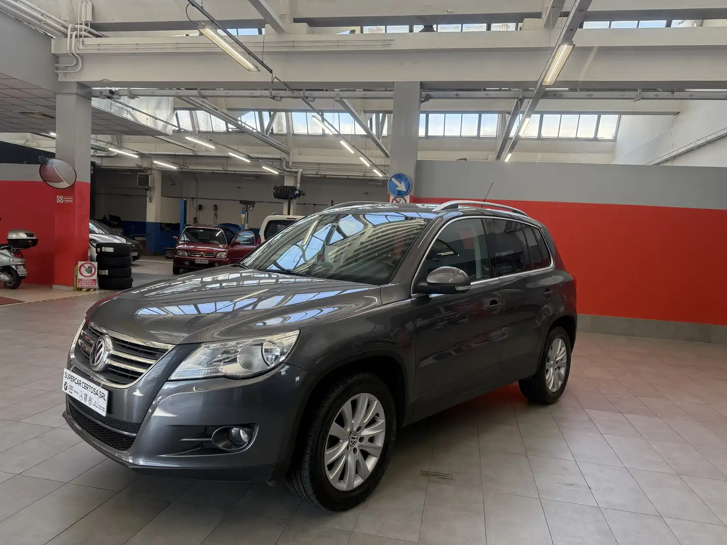 Volkswagen Tiguan 2.0 tdi Sport&Style 4motion Silver - 1