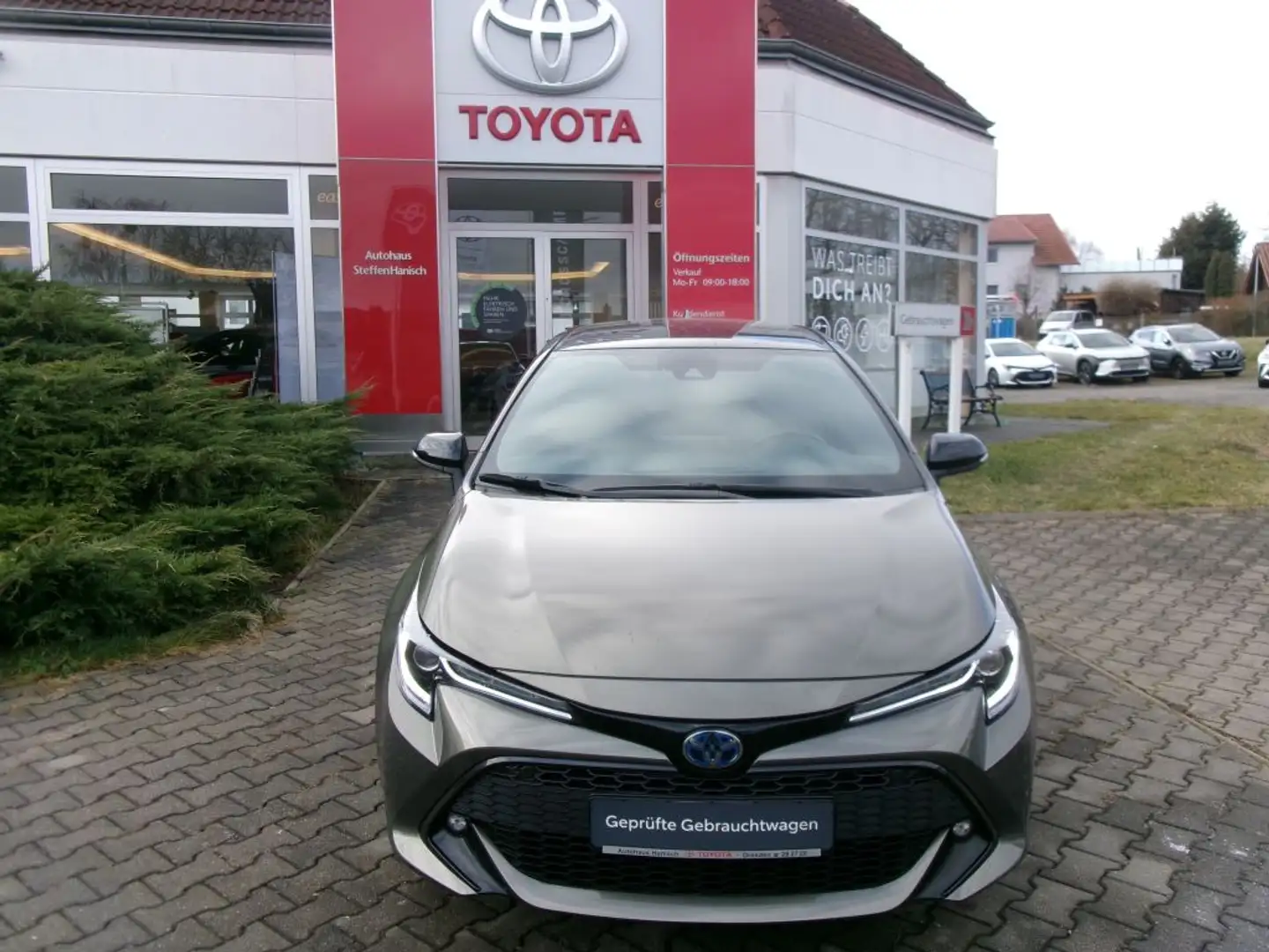 Toyota Corolla 1.8 Hybrid Team Deutschland Brons - 2