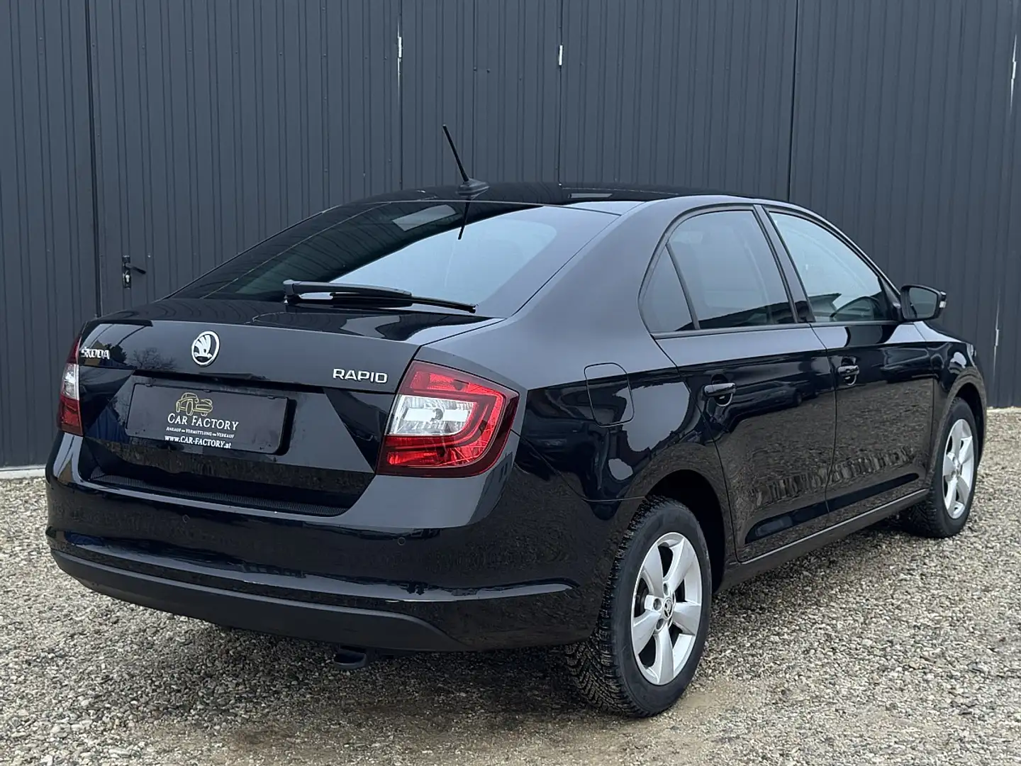Skoda Rapid/Spaceback Rapid 1,0 TSI Sport Schwarz - 2