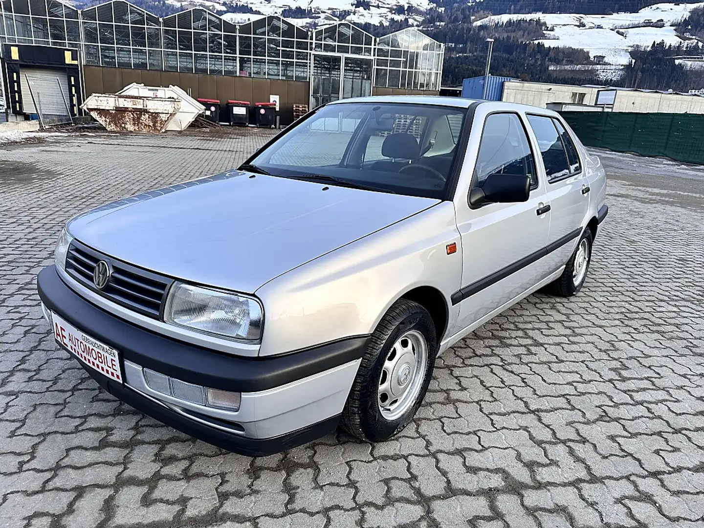 Volkswagen Vento GL Grau - 2