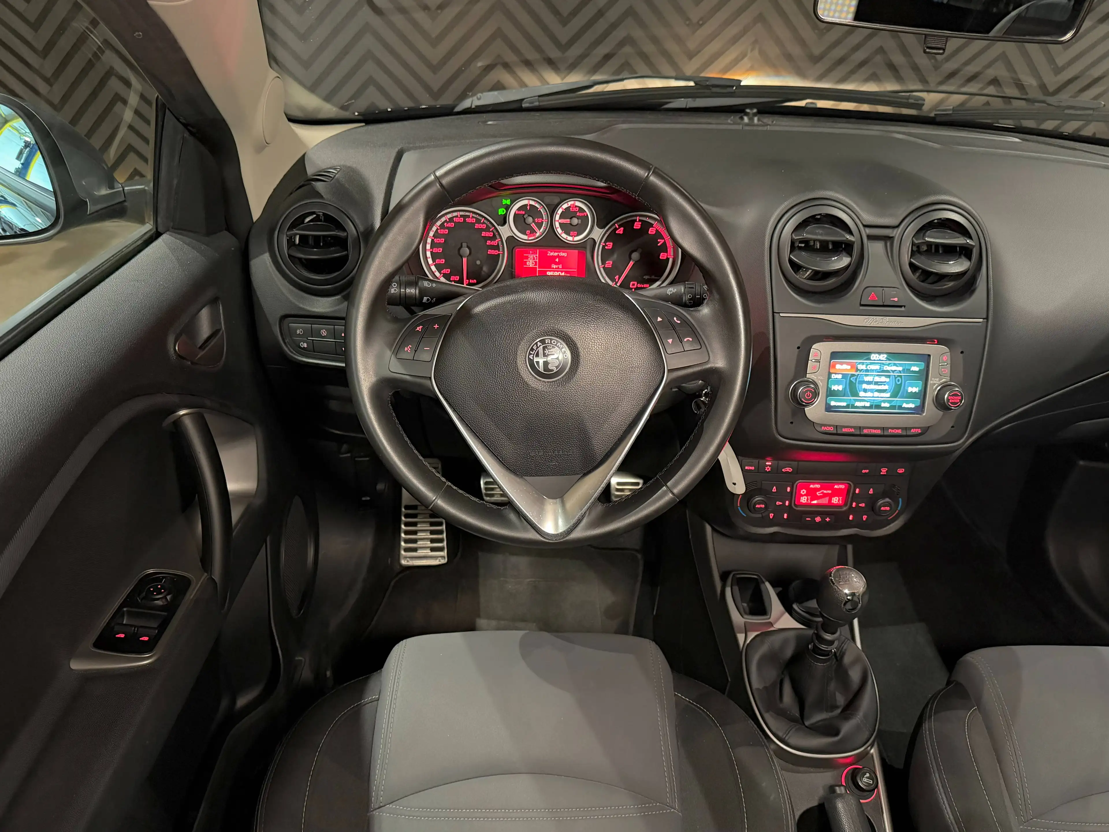 Alfa Romeo MiTo ✅ 1.4i GARANTIE Scherm Cruise PDC Airco USB — photo 7