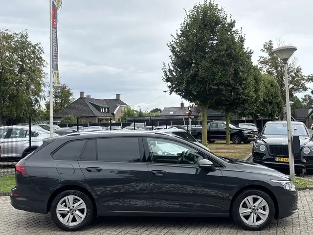 Volkswagen Golf view 4