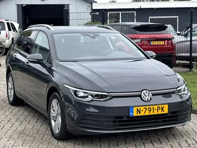 Volkswagen Golf view 3