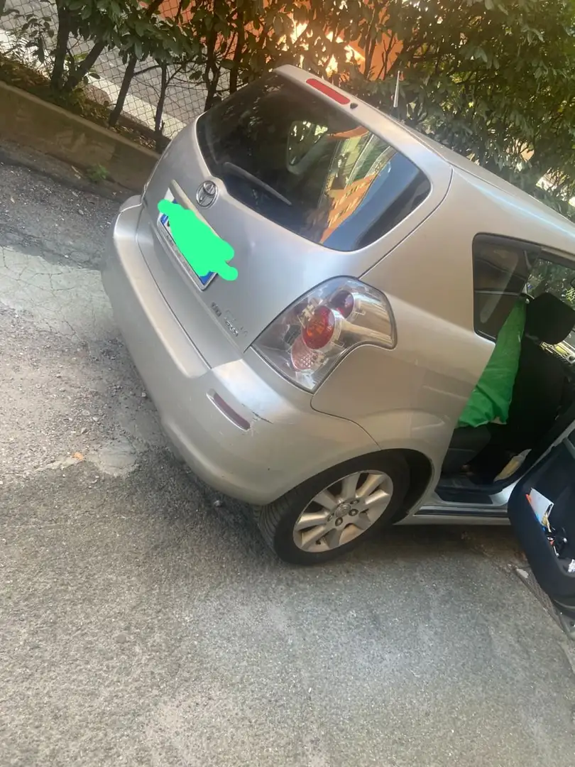 Toyota Corolla Verso Grigio - 1