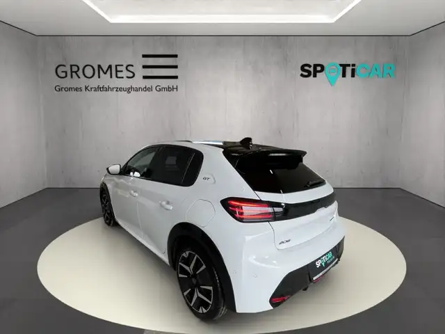 Peugeot 208 view 5
