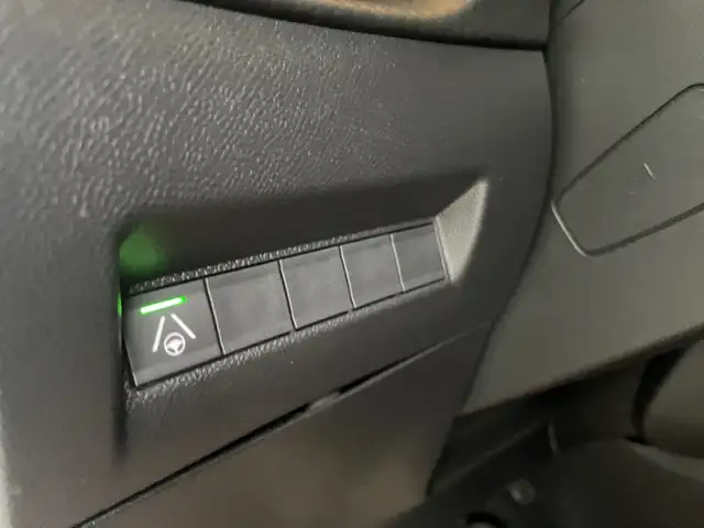 Peugeot 208 view 19