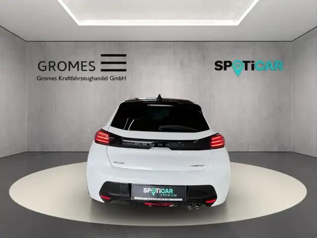 Peugeot 208 view 4
