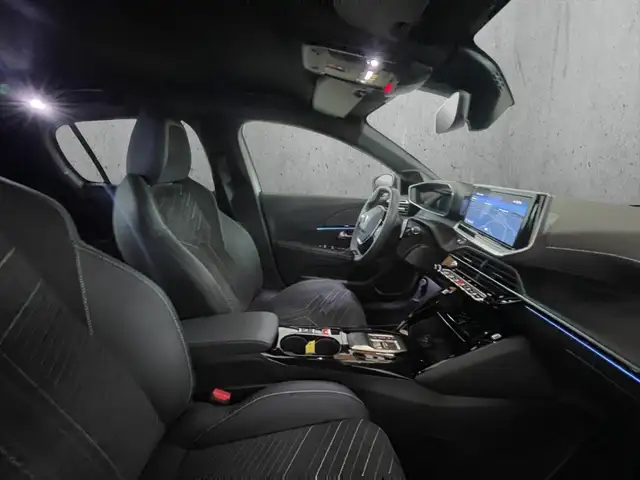 Peugeot 208 view 13