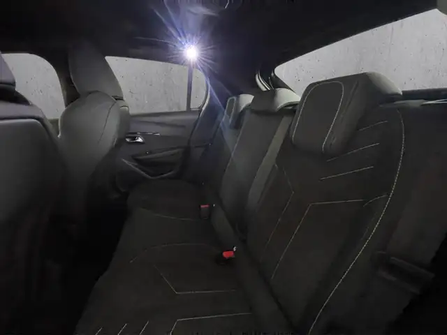 Peugeot 208 view 8