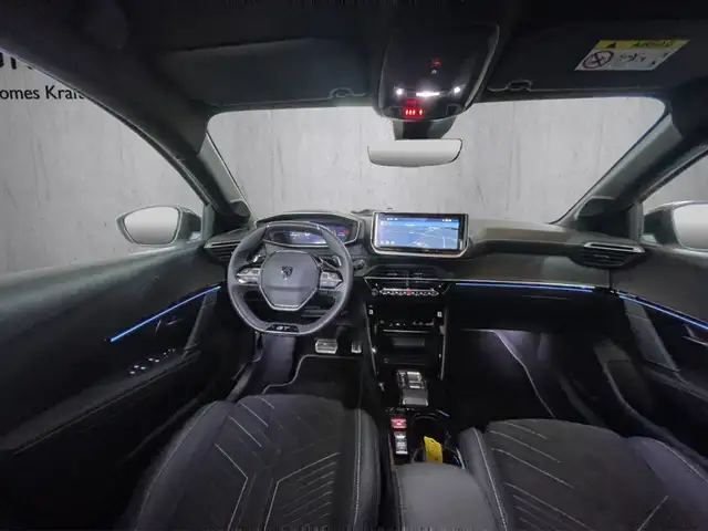 Peugeot 208 view 12
