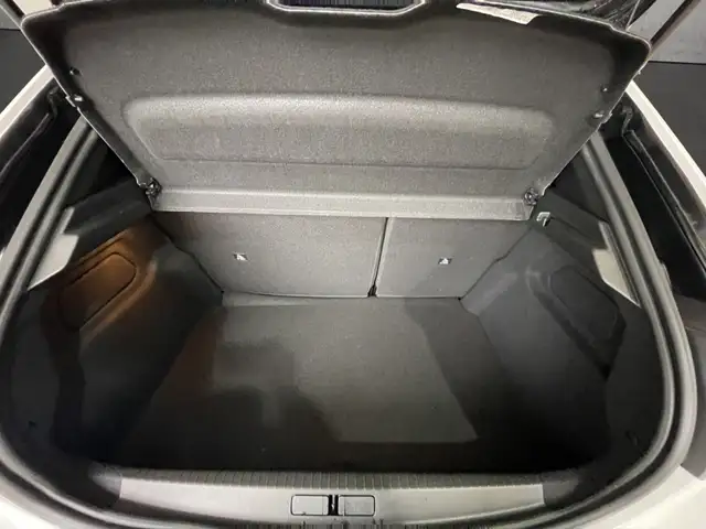 Peugeot 208 view 7