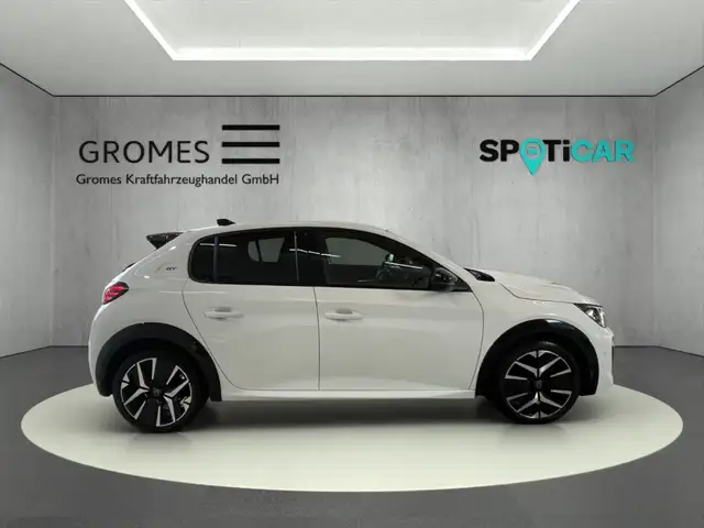 Peugeot 208 view 2