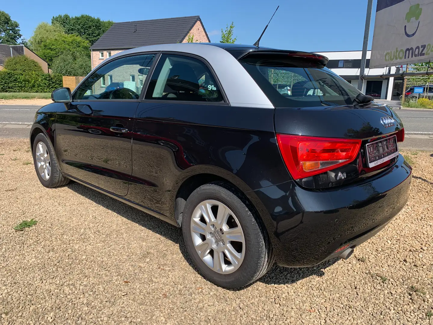 Audi A1 1.6 TDi Attraction...GARANTIE 1 AN... Zwart - 2