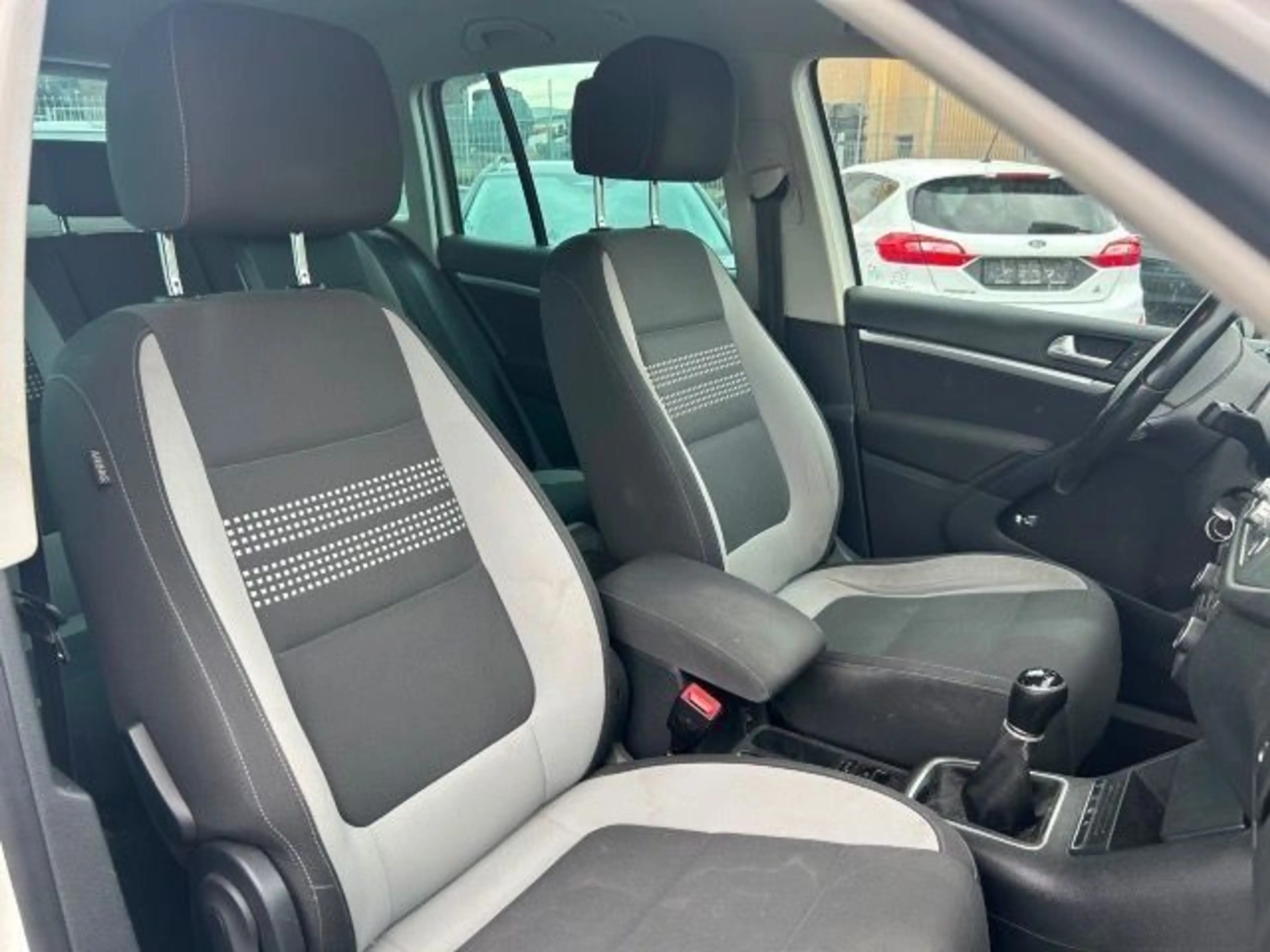 Volkswagen Tiguan Life BMT — photo 4