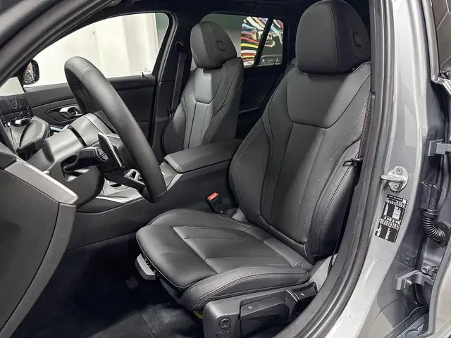 BMW 3 Series view 10