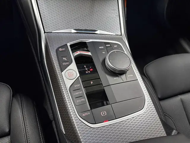 BMW 3 Series view 15