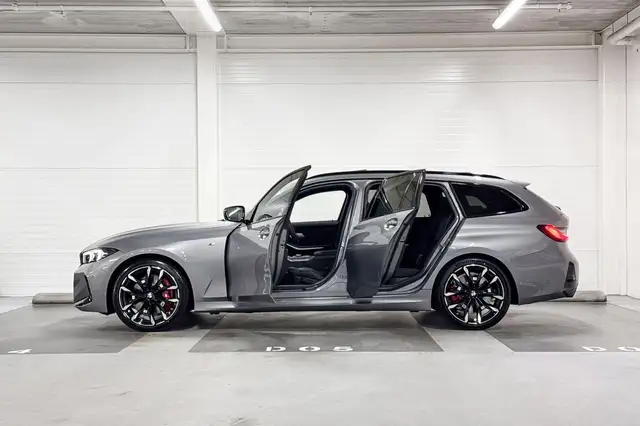 BMW 3 Series view 3