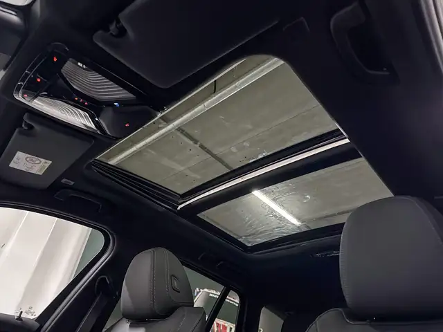 BMW 3 Series view 11