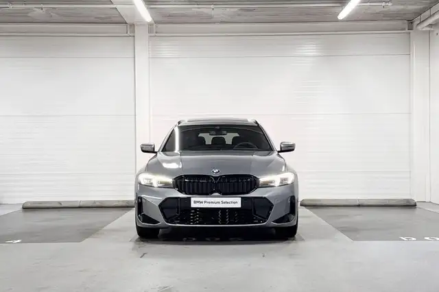 BMW 3 Series view 6