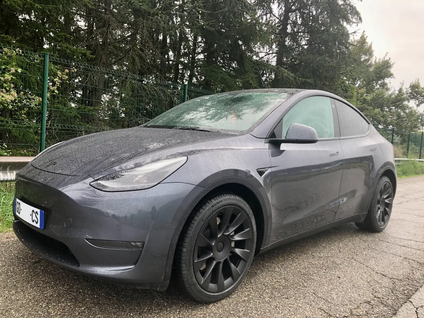Tesla Model Y LONG RANGE GRANDE AUTONOMIE AWD 130e par mois Gris - 1
