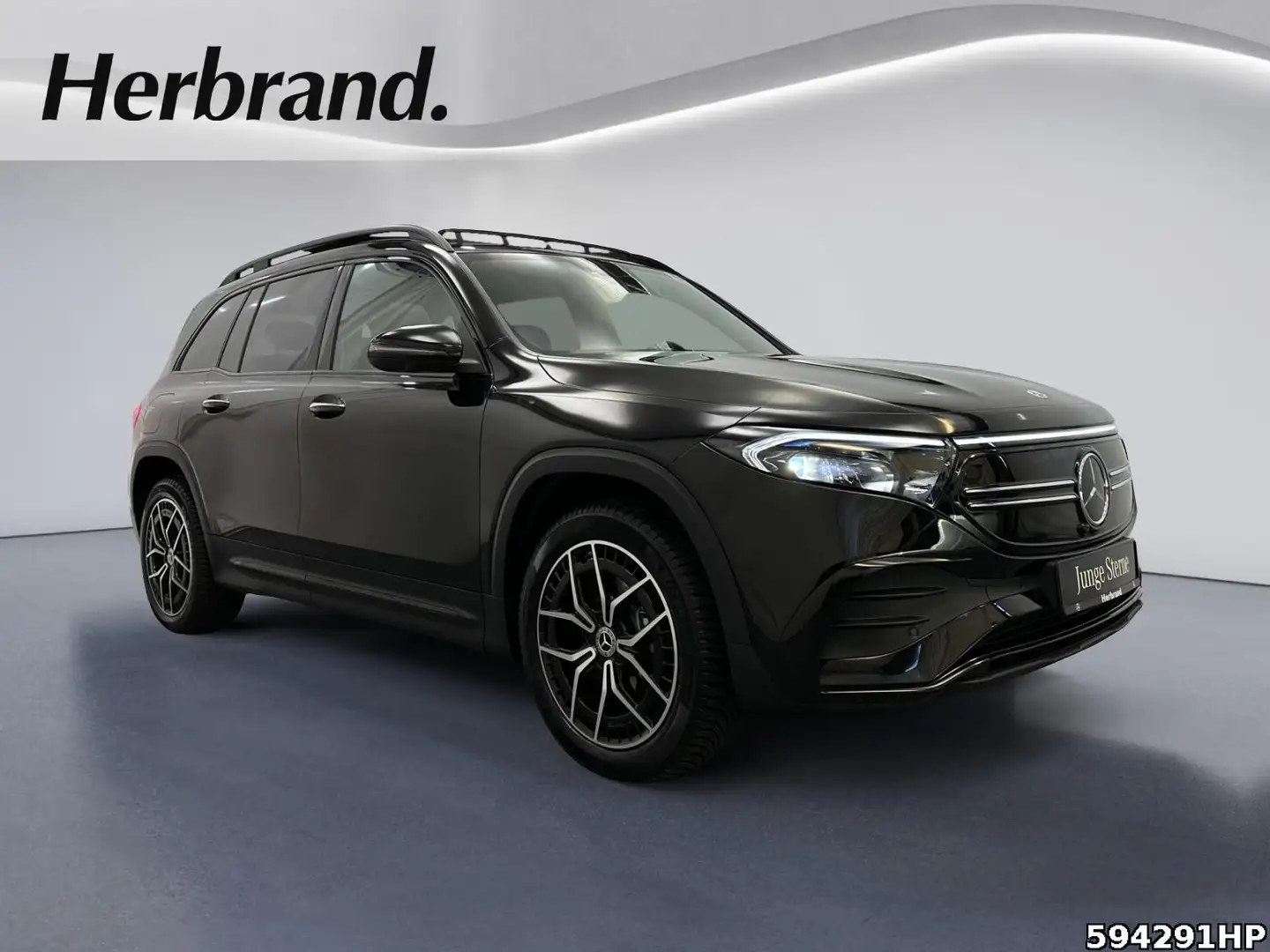 Mercedes-Benz EQB 250 AMG DISTRONIC 360° Pano Schwarz - 2