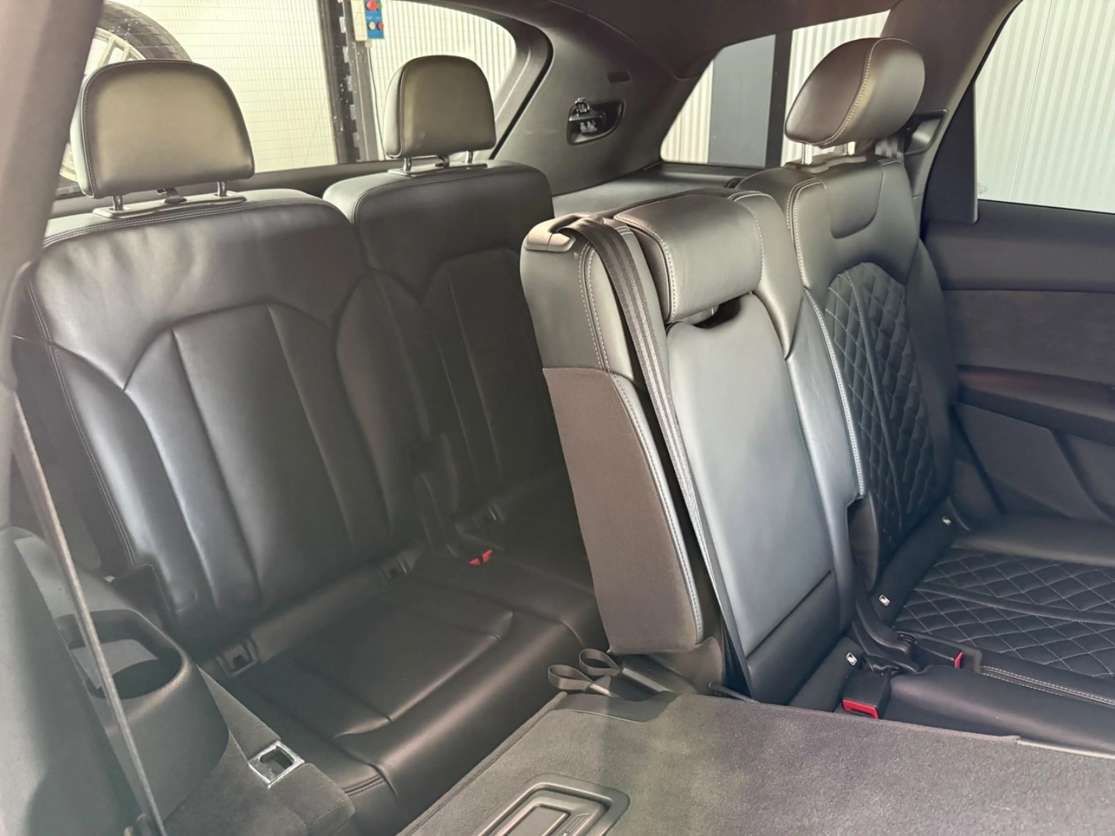 Audi SQ7 4.0 TFSI quattro PANORAMA S PLUS — photo 12