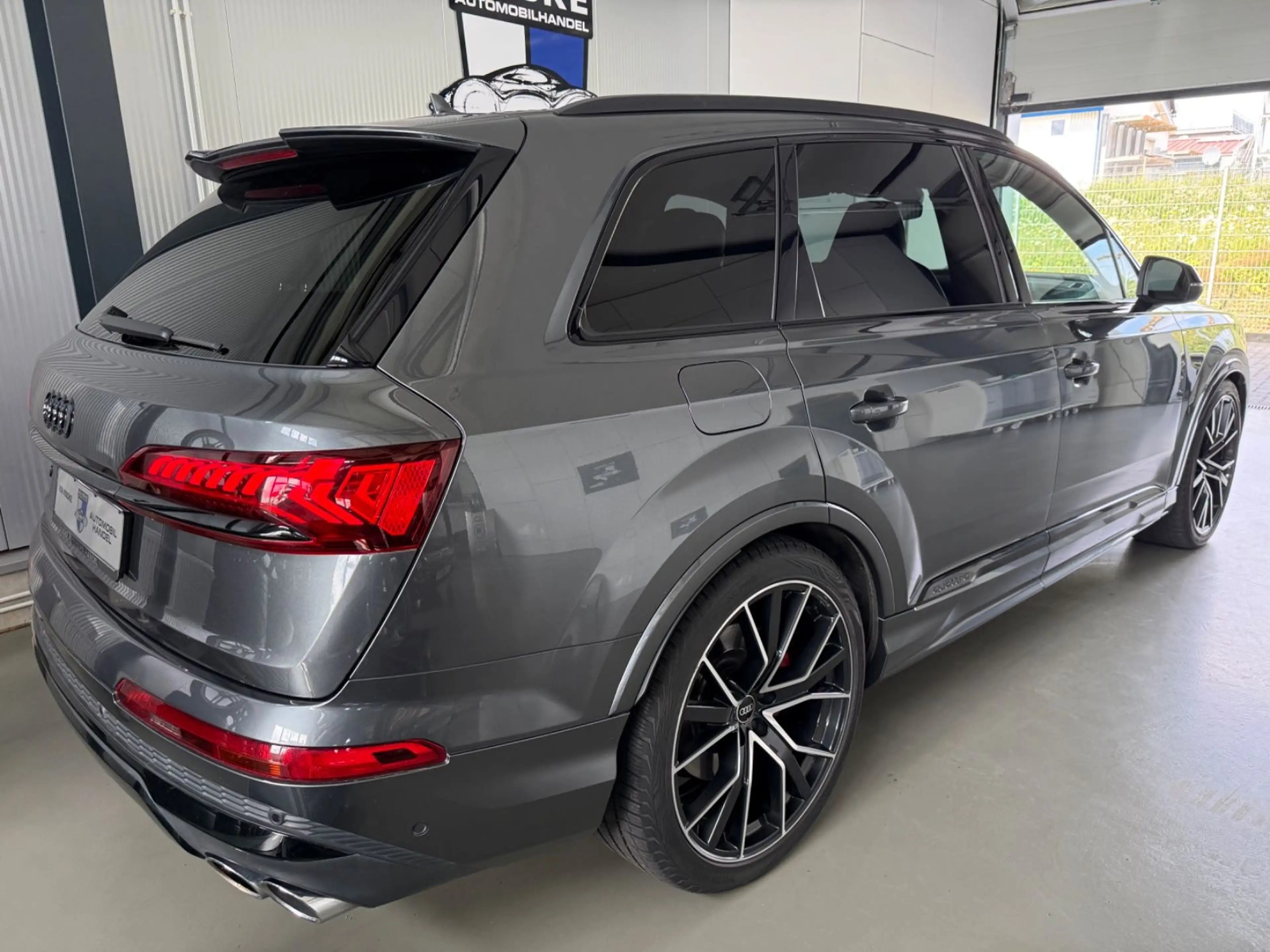Audi SQ7 4.0 TFSI quattro PANORAMA S PLUS — photo 3