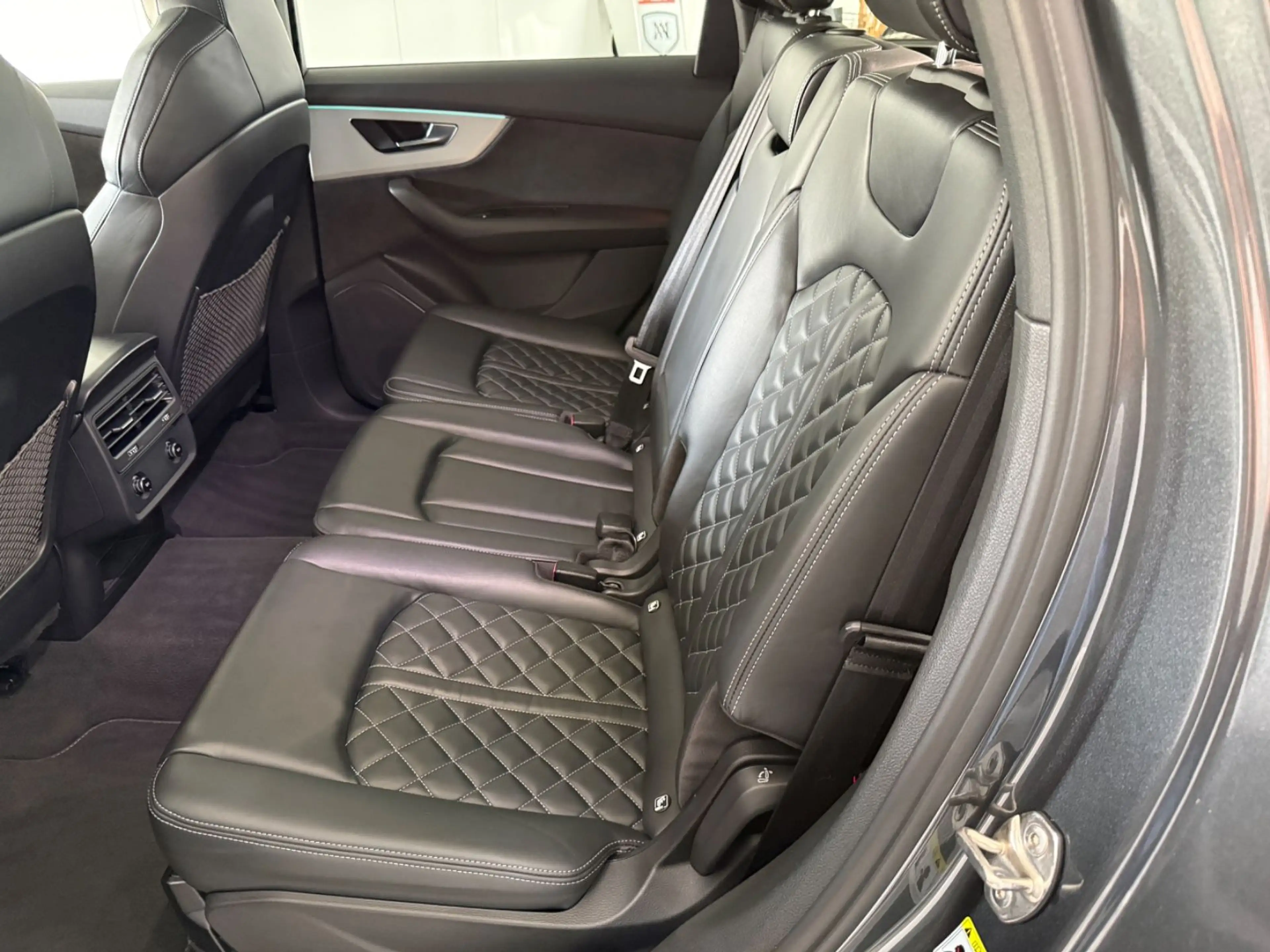 Audi SQ7 4.0 TFSI quattro PANORAMA S PLUS — photo 14