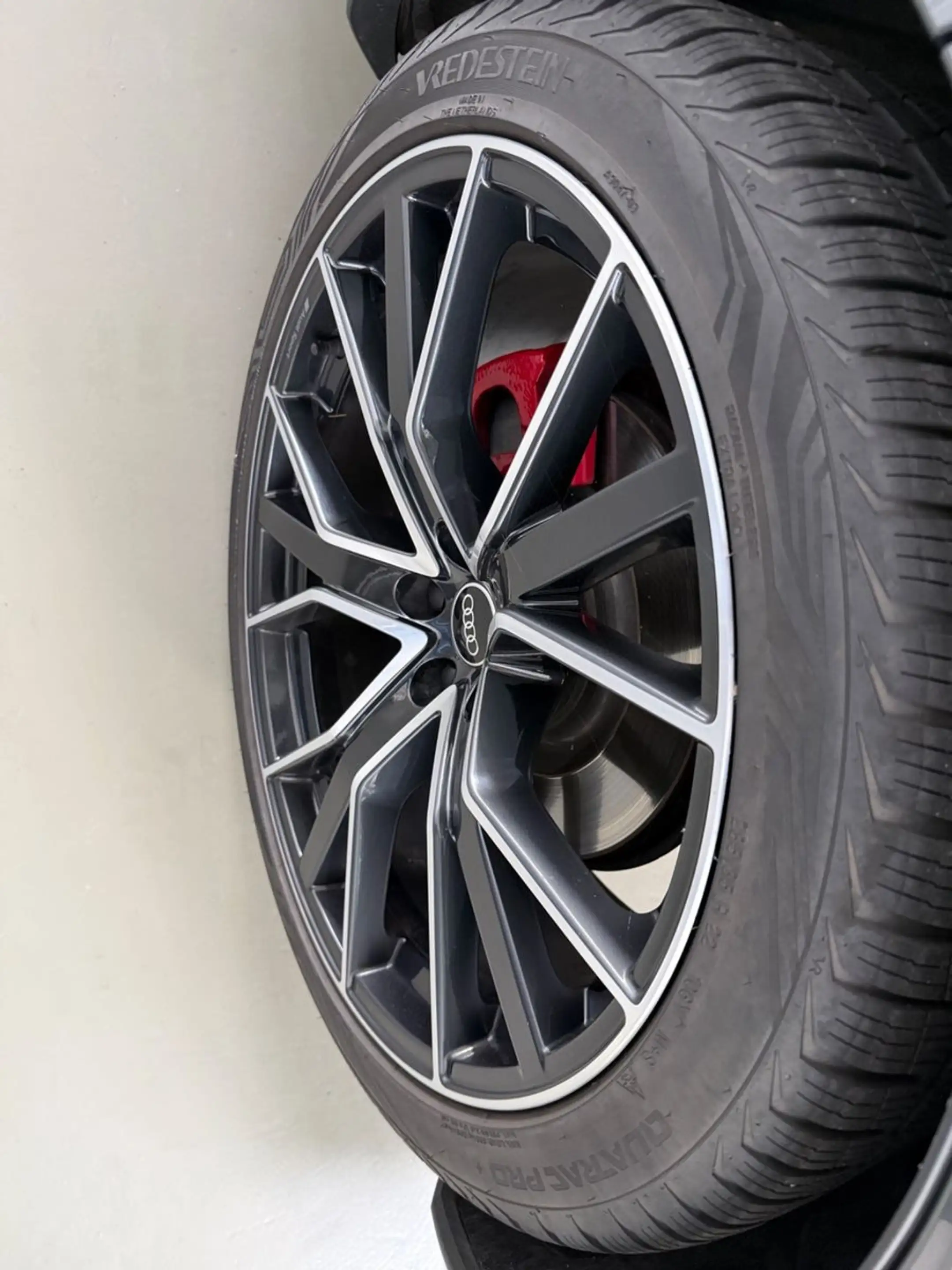 Audi SQ7 4.0 TFSI quattro PANORAMA S PLUS — photo 15