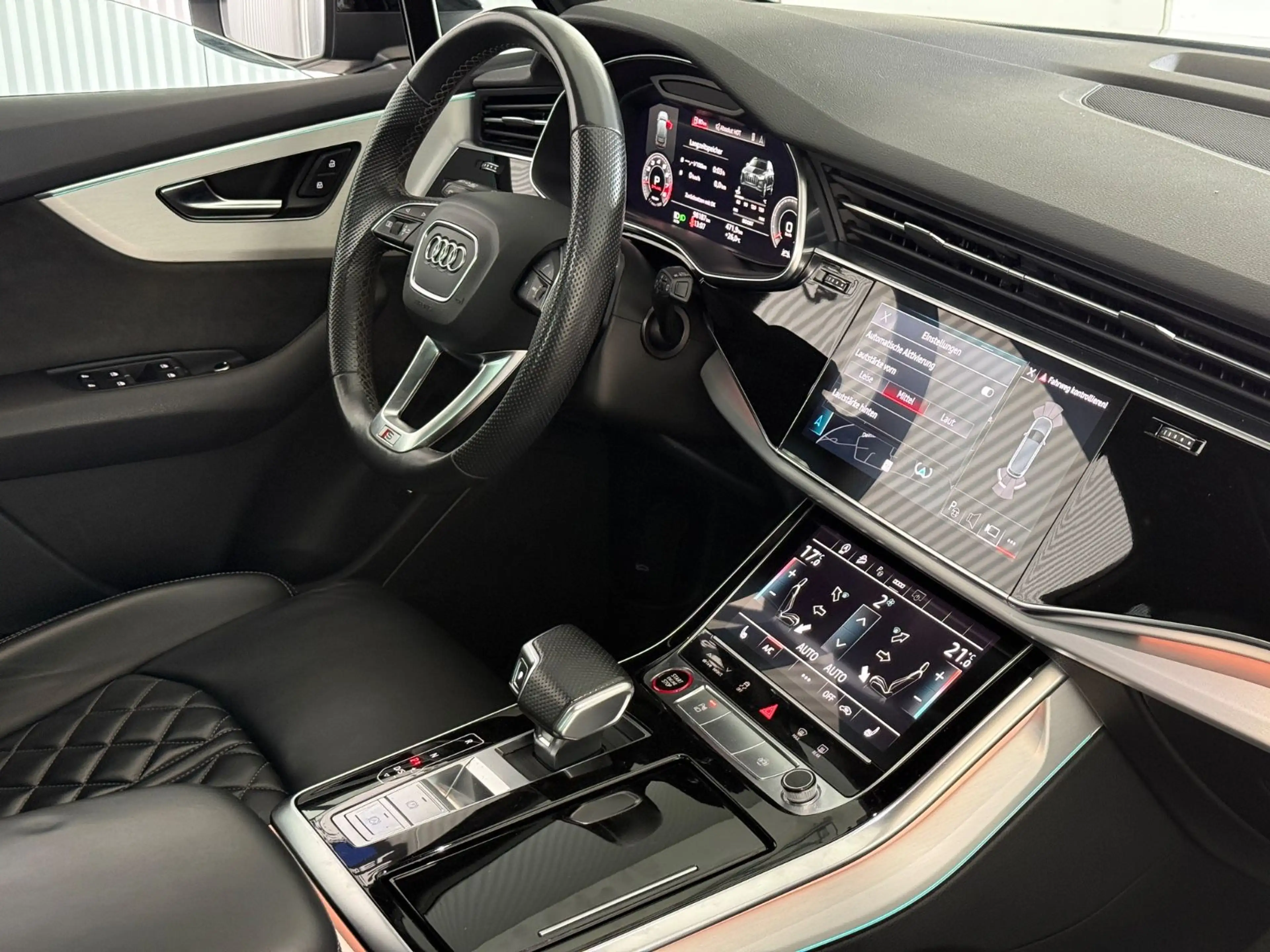Audi SQ7 4.0 TFSI quattro PANORAMA S PLUS — photo 10