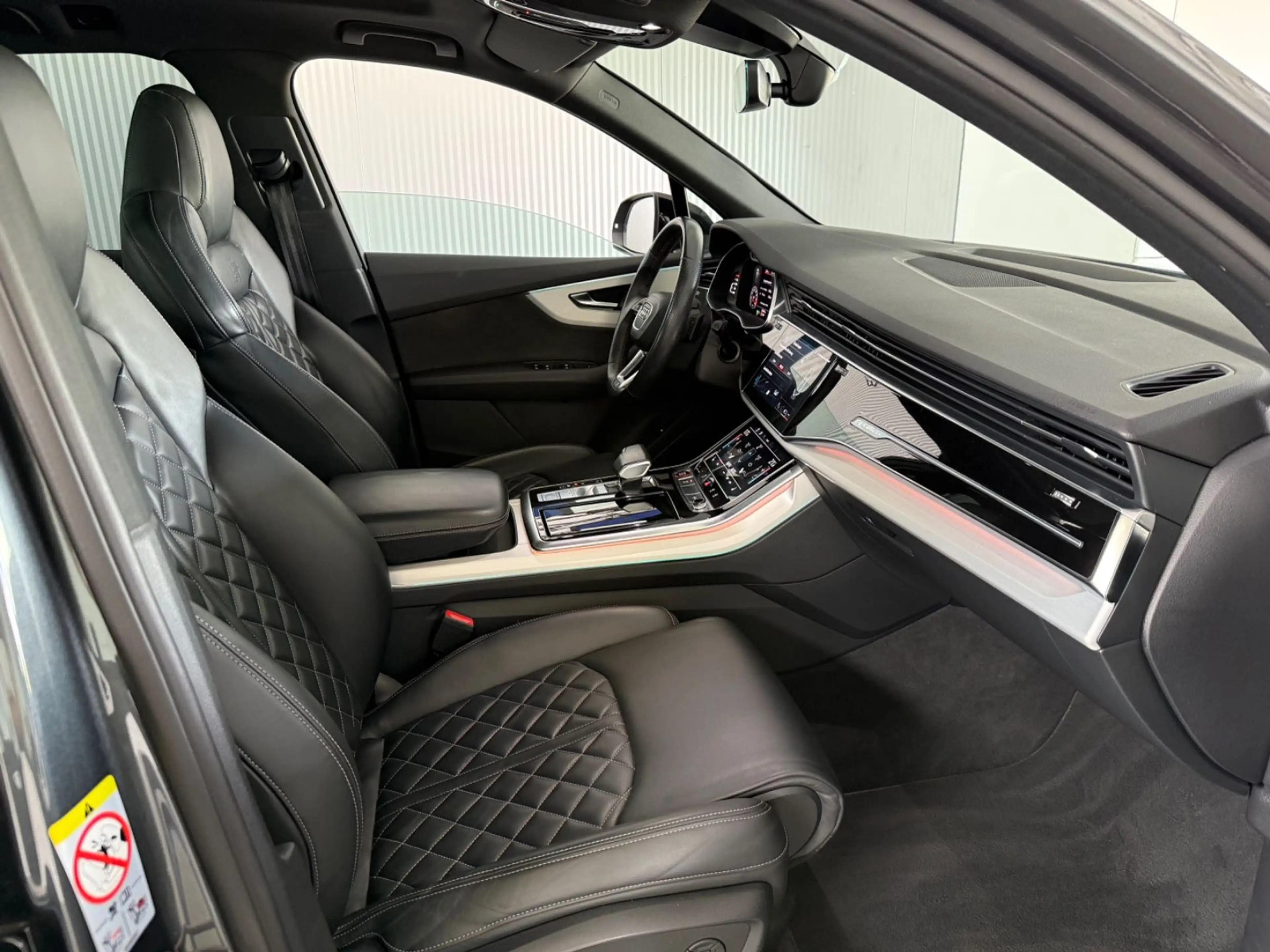 Audi SQ7 4.0 TFSI quattro PANORAMA S PLUS — photo 9