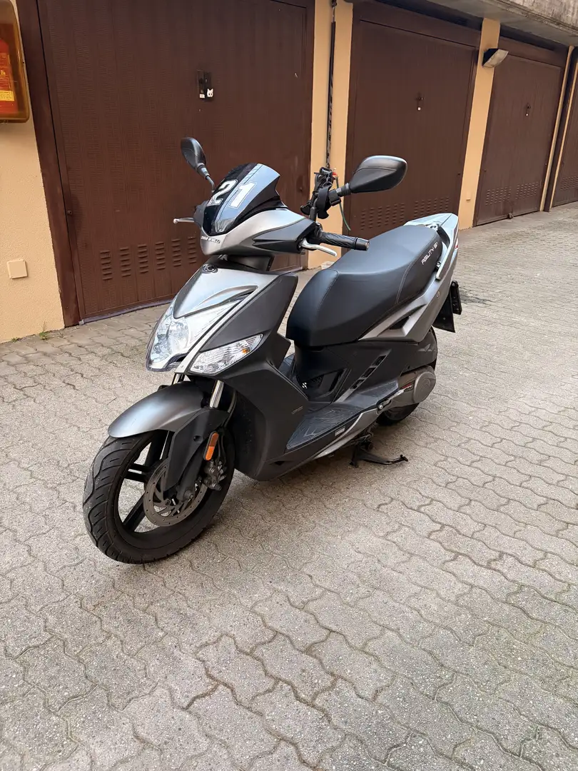 Kymco Agility 125 bauletto di serie Szürke - 2