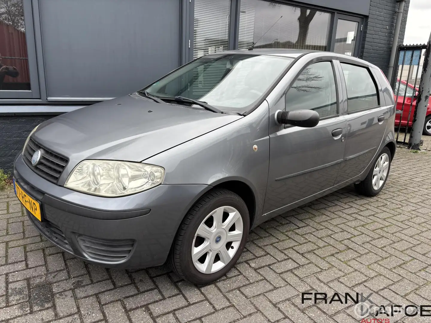 Fiat Punto 1.2i Airco LMV CV Cruise control 5 drs Grijs - 1