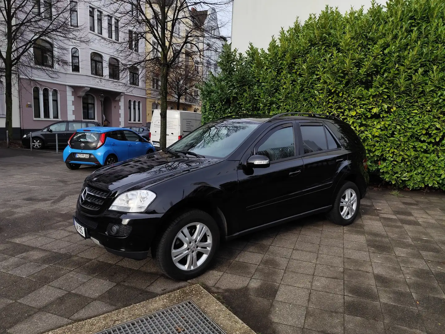 Mercedes-Benz ML 320 CDI 4Matic 7G-TRONIC DPF Schwarz - 1