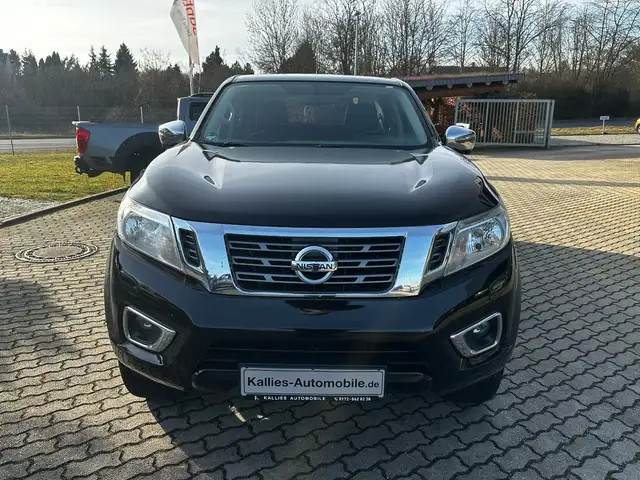Nissan Navara NP300 Acenta DC 4x4 Navi+Trittbretter