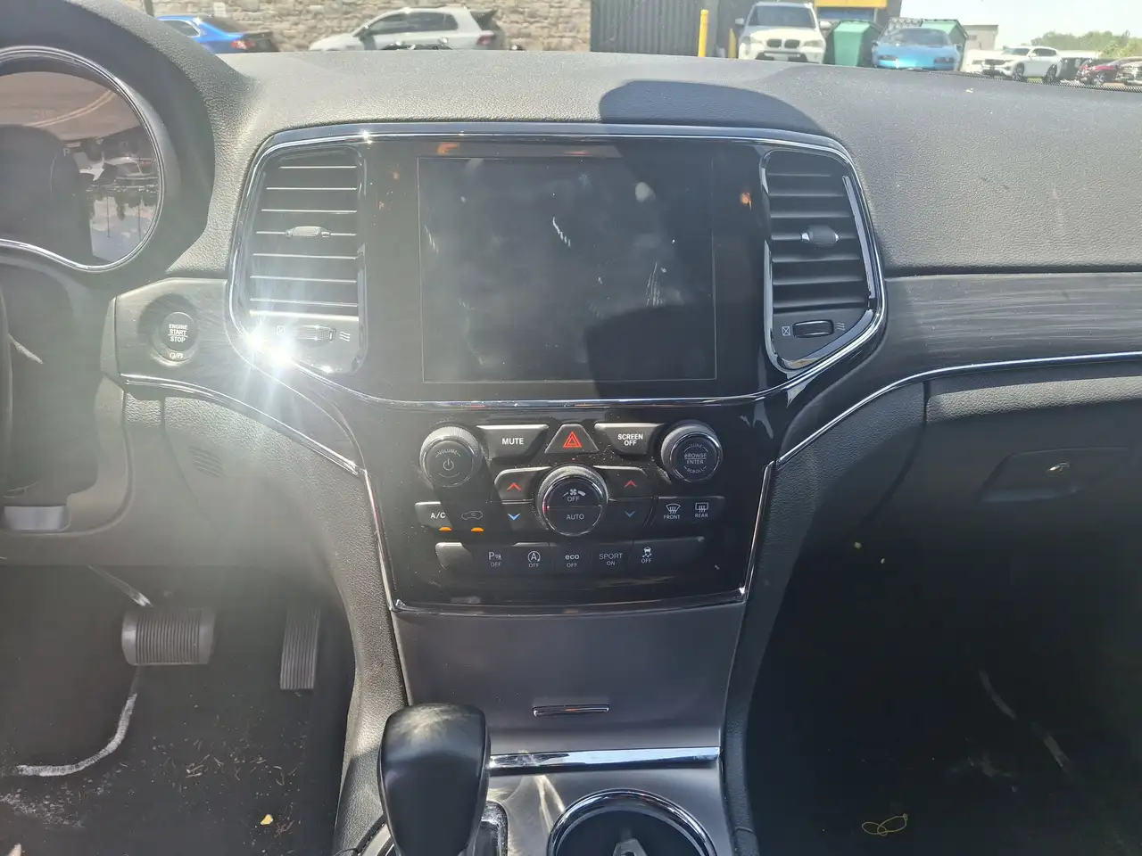 Jeep Grand Cherokee снимка Jeep Grand Cherokee
