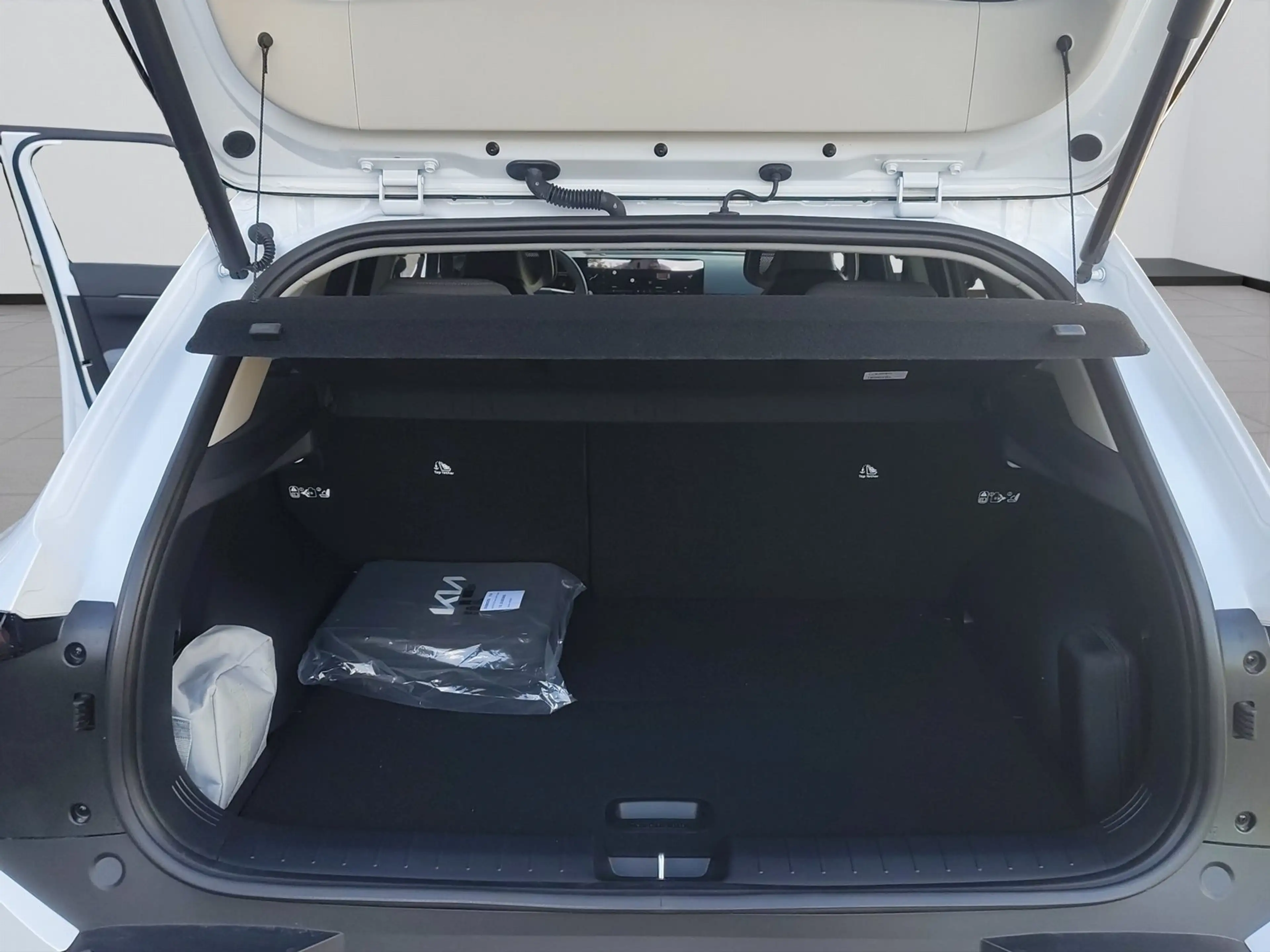 Kia EV4 81,4 kWh Earth Upg. Tech WIC DWP SD AHK — photo 18