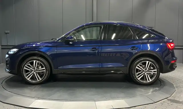 Audi Q5 view 2