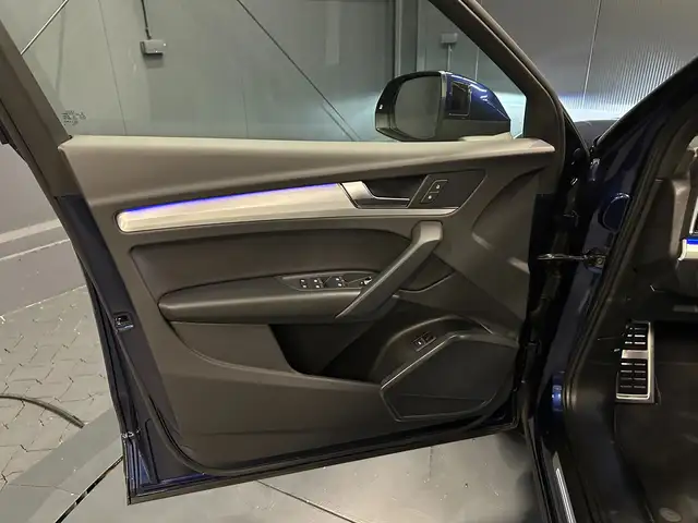 Audi Q5 view 13