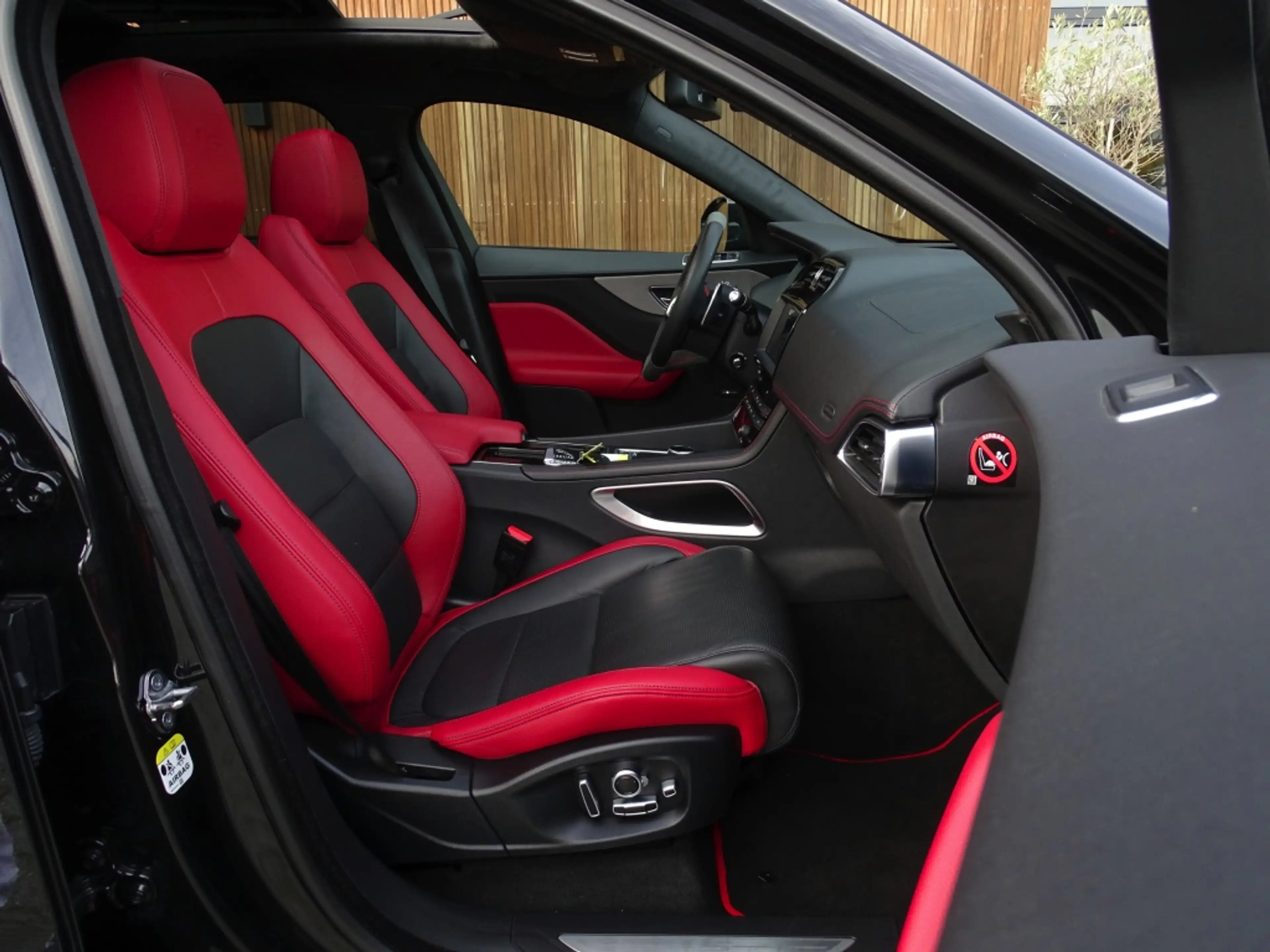 Jaguar F-Pace 3.0 S/C S 381PK / ACC / LED — photo 14