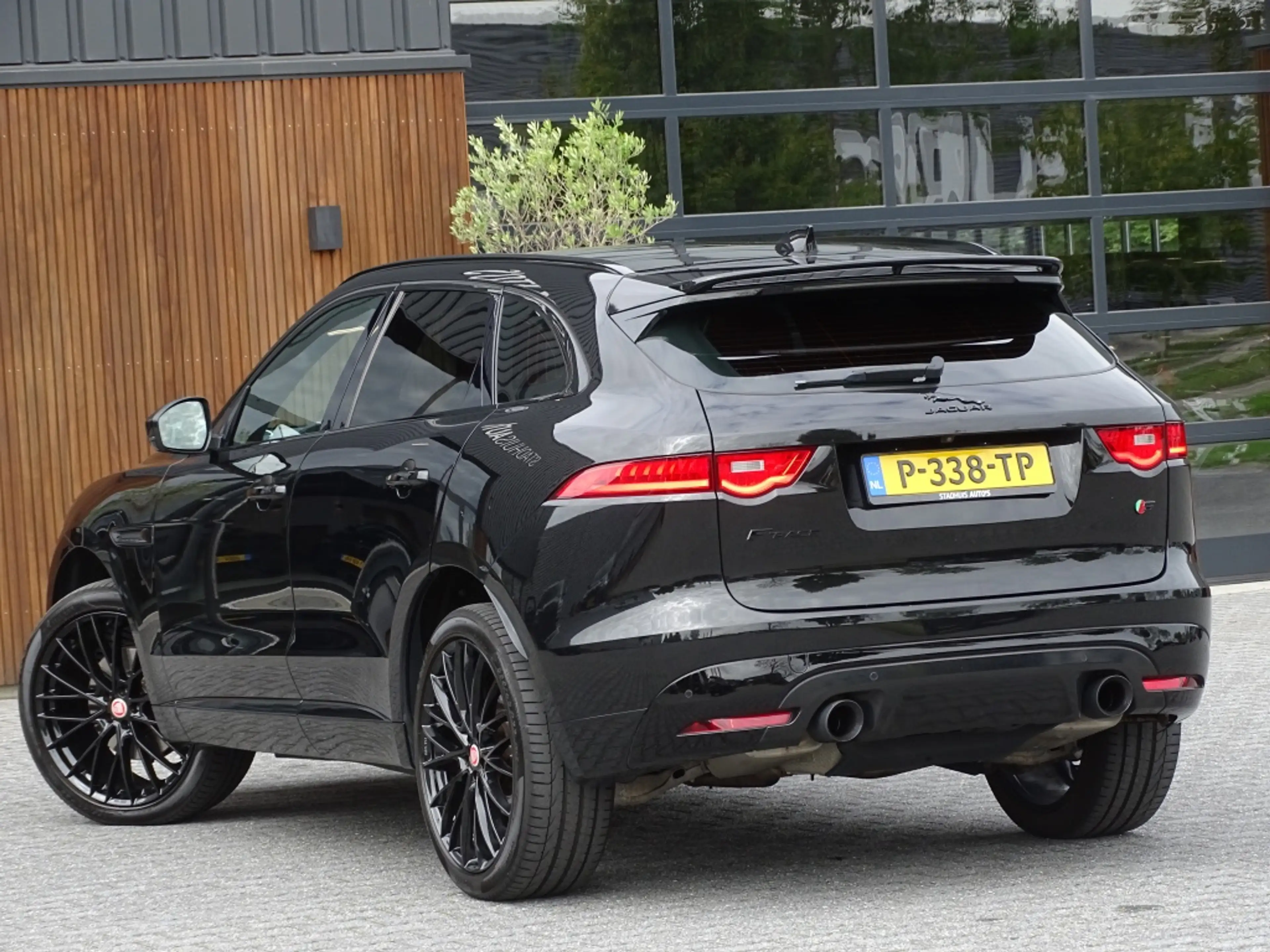 Jaguar F-Pace 3.0 S/C S 381PK / ACC / LED — photo 7