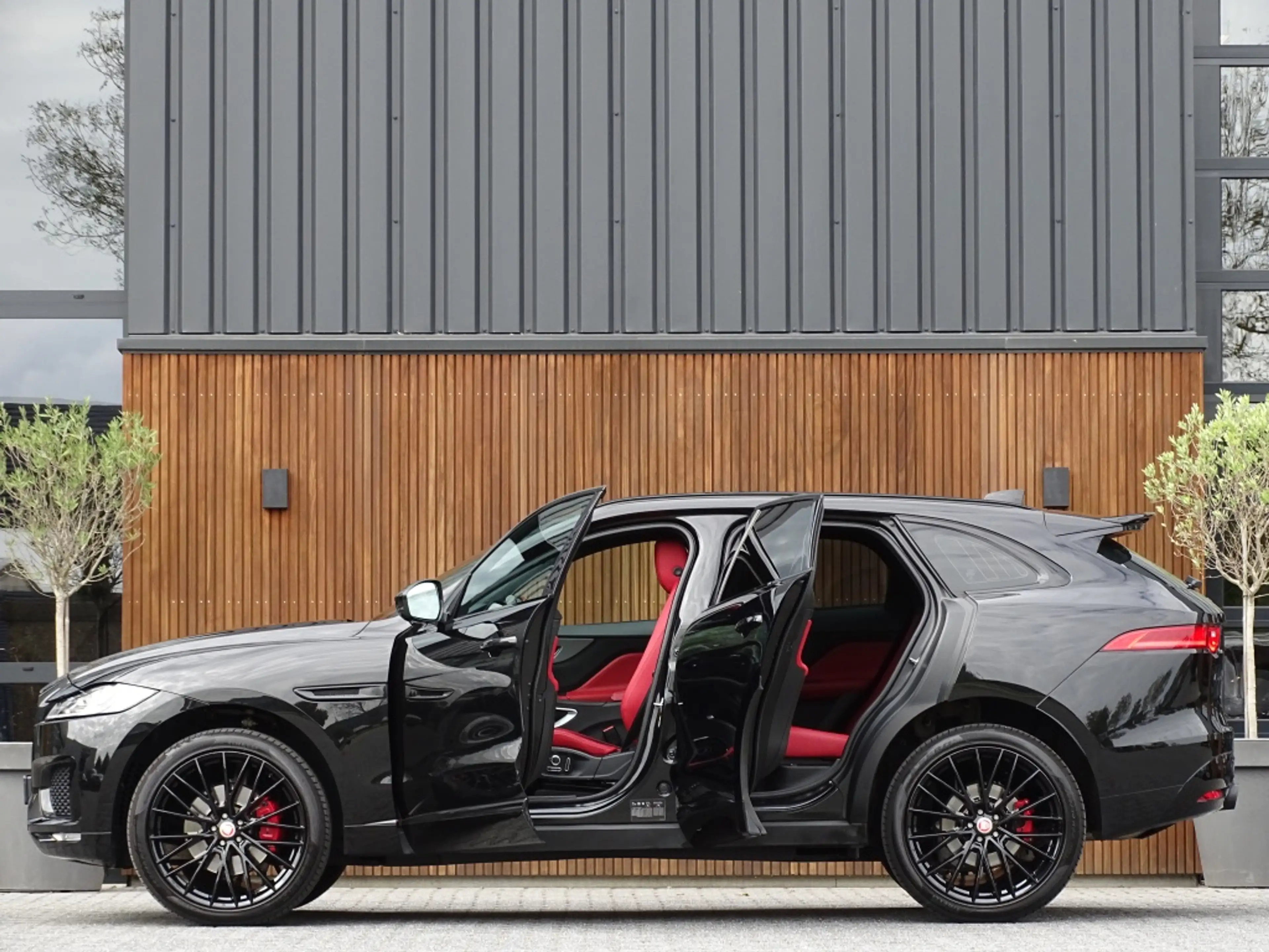 Jaguar F-Pace 3.0 S/C S 381PK / ACC / LED — photo 6