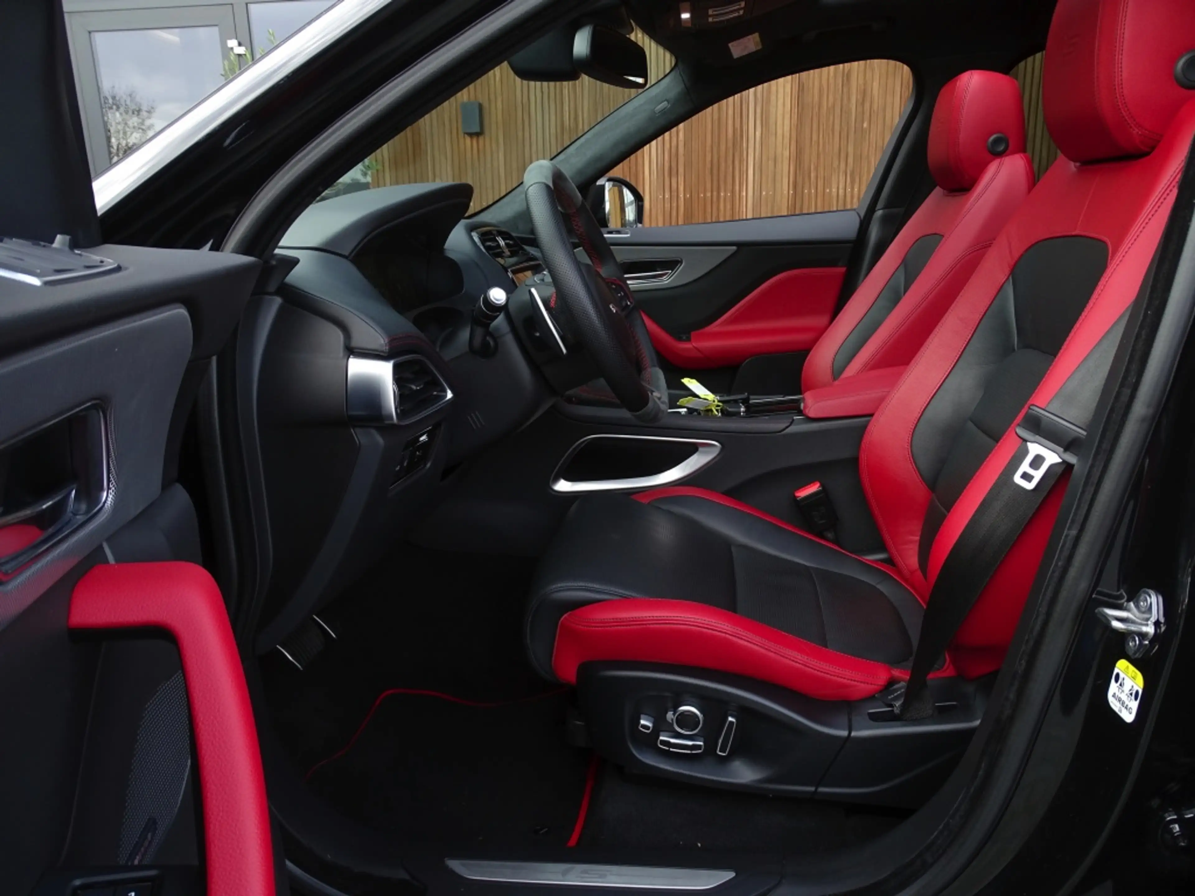 Jaguar F-Pace 3.0 S/C S 381PK / ACC / LED — photo 15