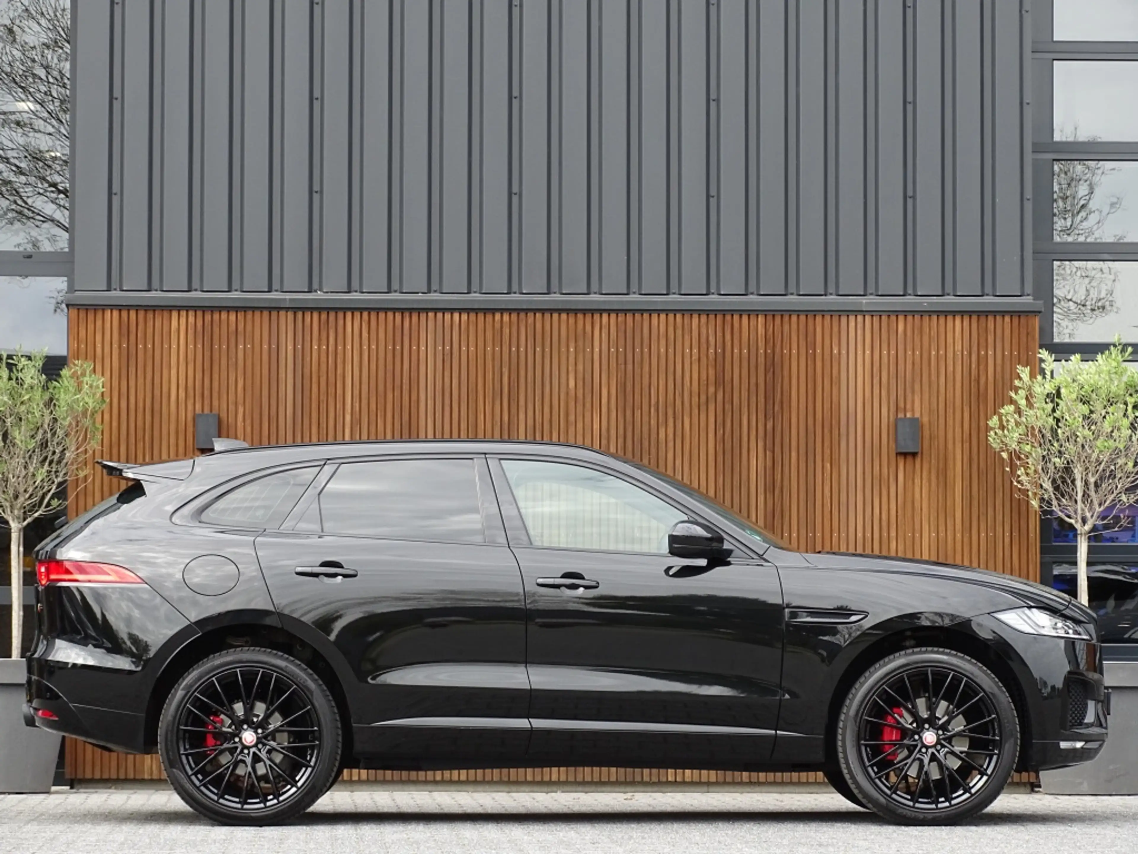 Jaguar F-Pace 3.0 S/C S 381PK / ACC / LED — photo 3