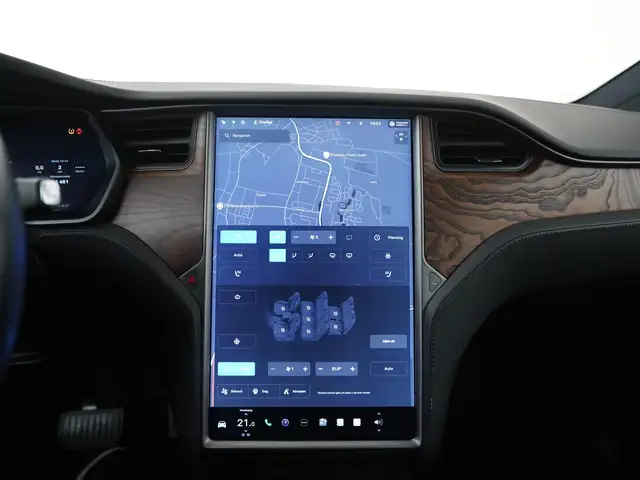 Tesla Model X view 14