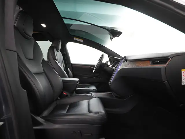 Tesla Model X view 3