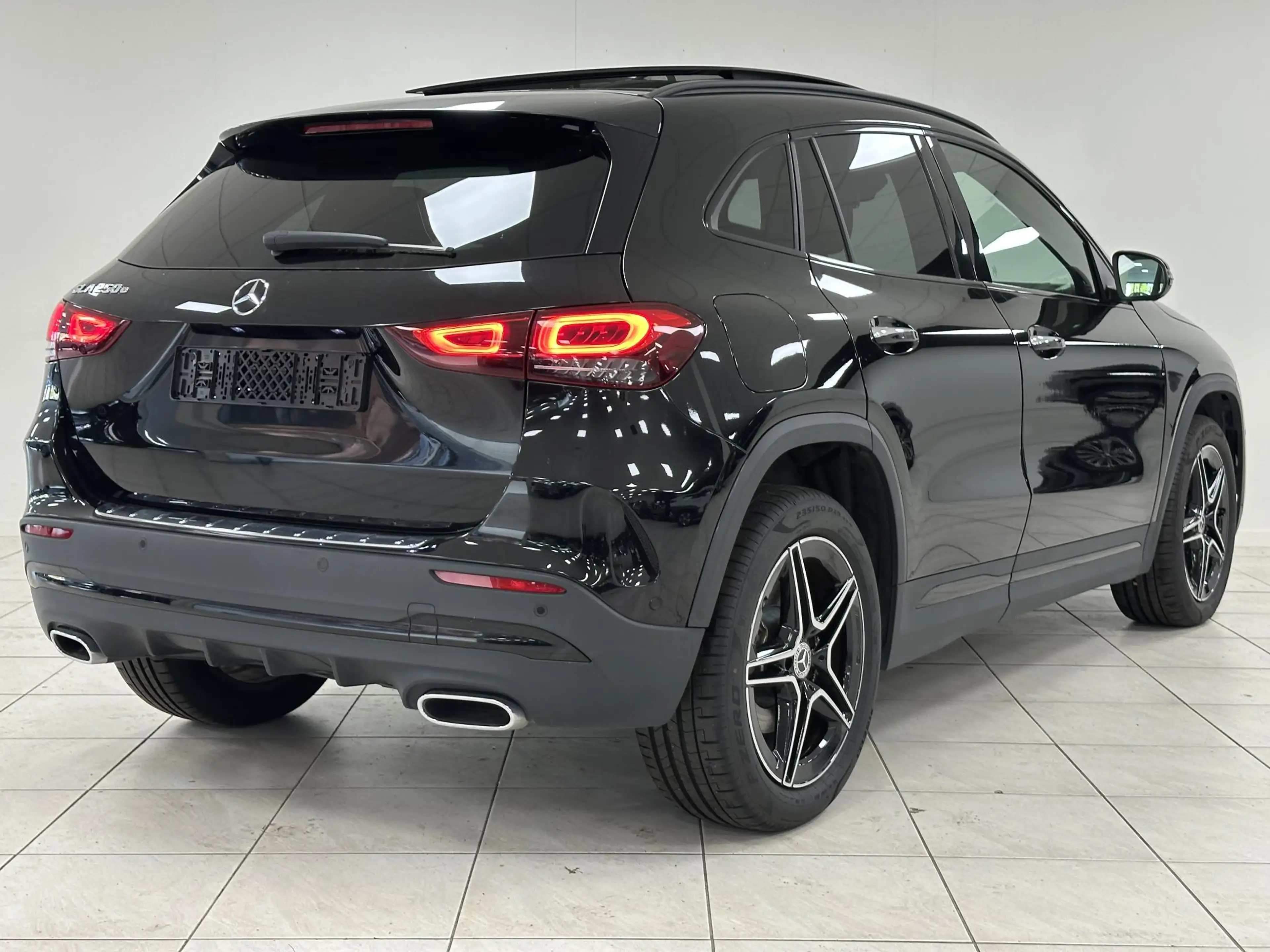Mercedes-Benz GLA 250 e AMG Line ELEKT. SCHUIF/KANTELDAK | 360 CAMERA | — photo 2